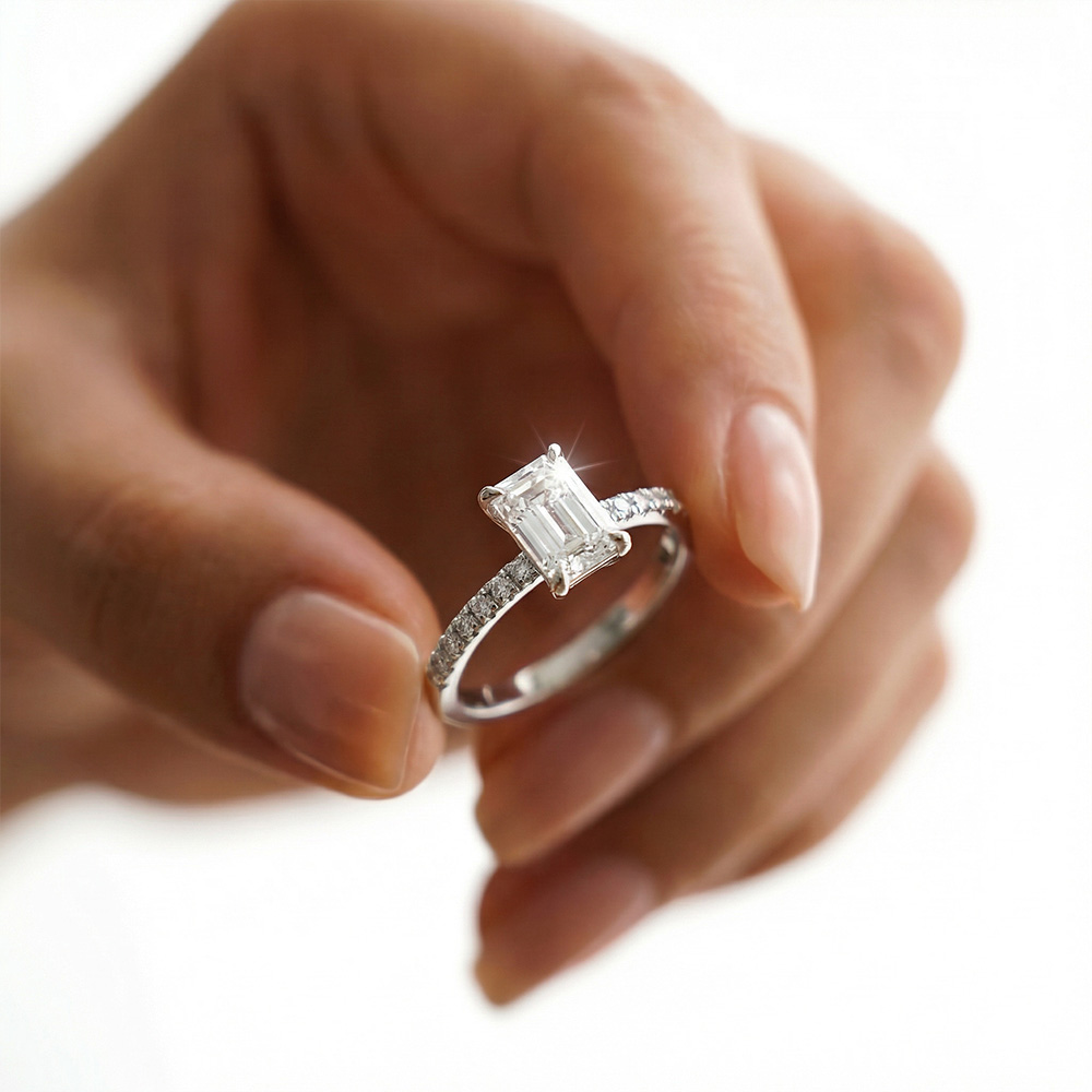 1.03 Karat Emerald TekTaş Laboratuvar Pırlanta Yüzük